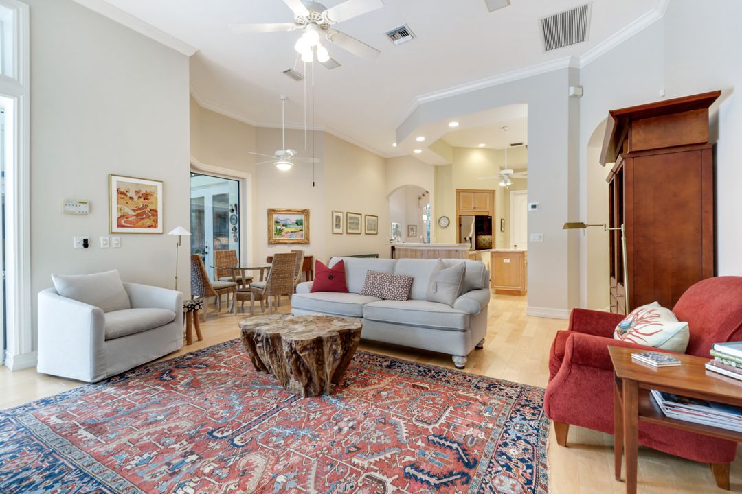 602 Springline Dr, Naples, FL 34102