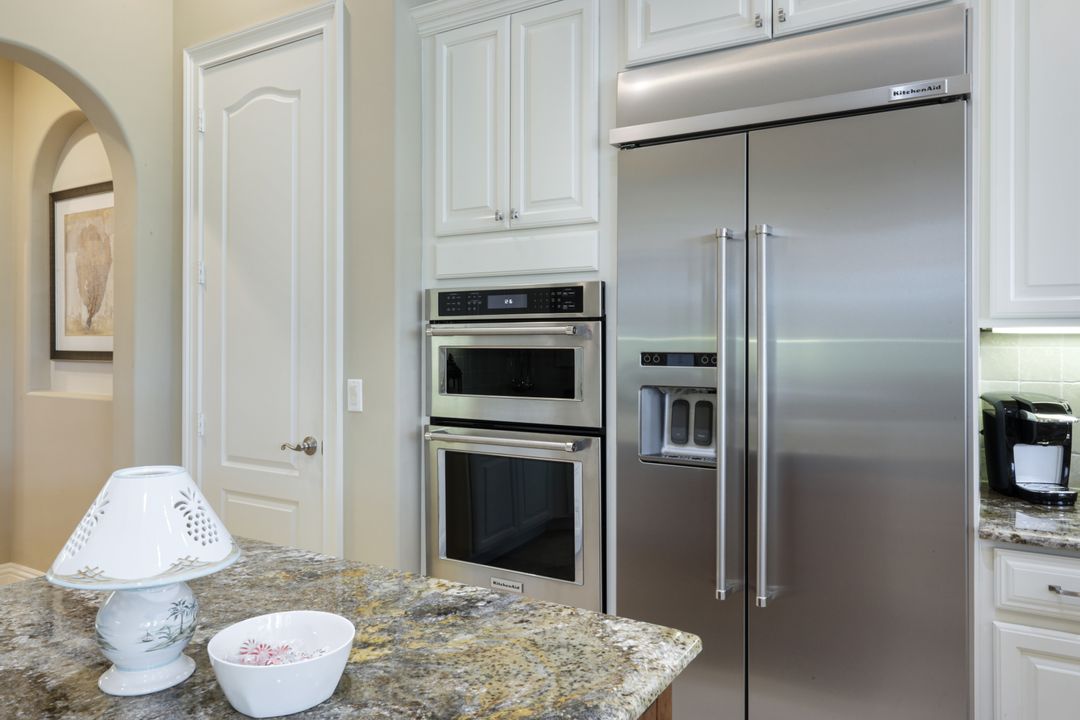 3848 Mahogany Bend Dr, Naples, FL 34114