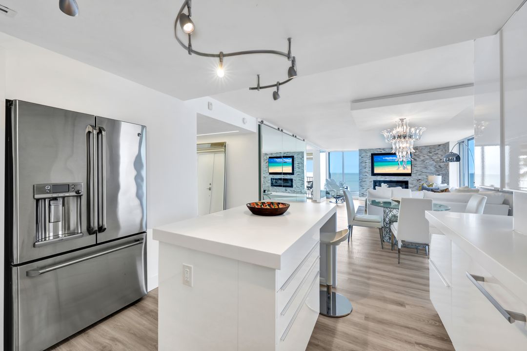 3115 Gulf Shore Blvd N #205-S, Naples, FL 34103