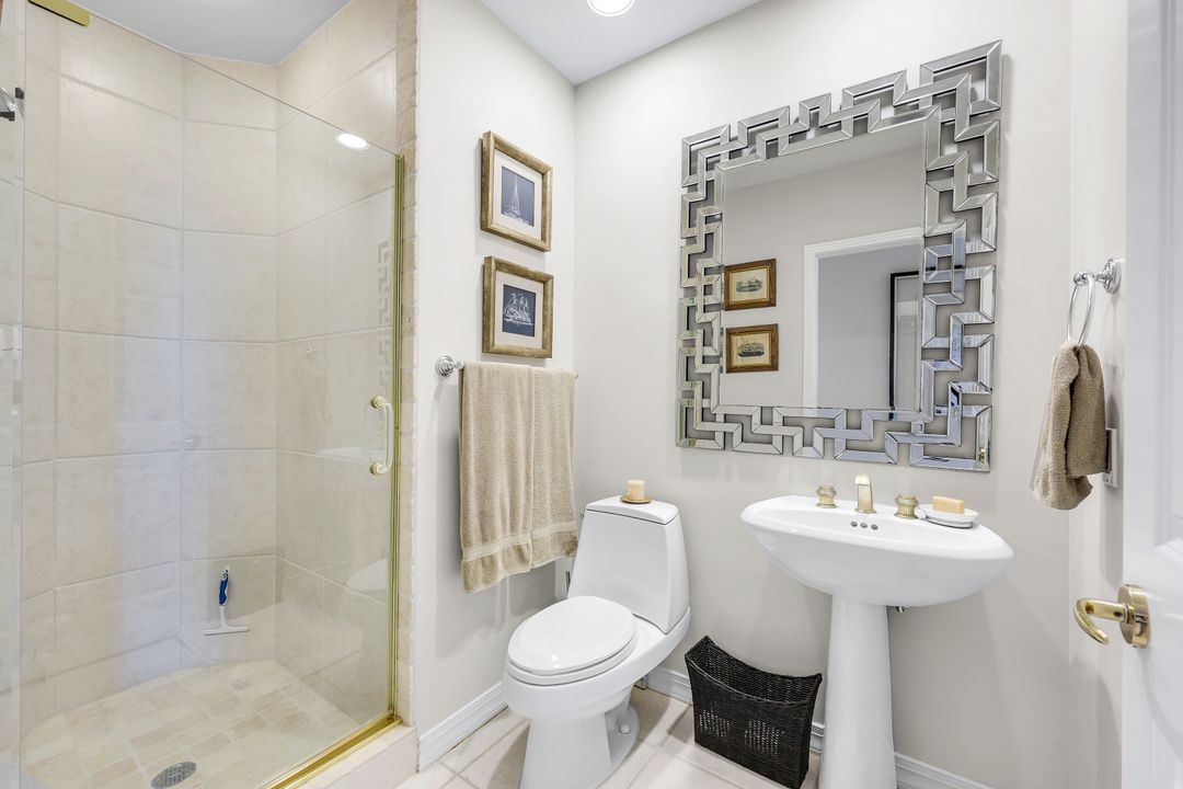 425 Dockside Dr #10, Naples, FL 34110