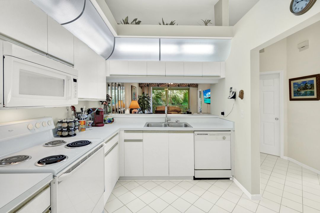326 Bradstrom Cir # F-204, Naples, FL 34113