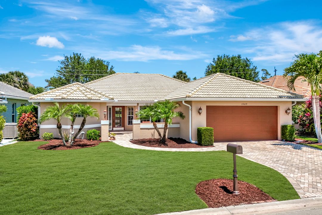 12637 Hunters Ridge Dr, Bonita Springs, FL 34135