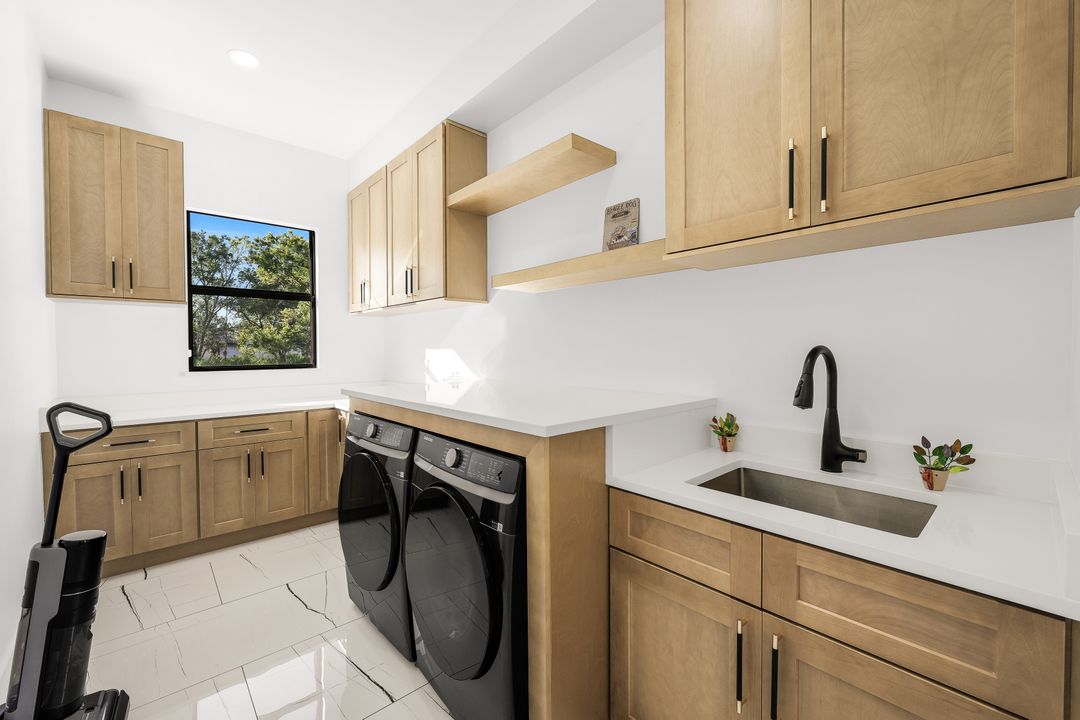 1104 E 6th St, Lehigh Acres, FL 33972