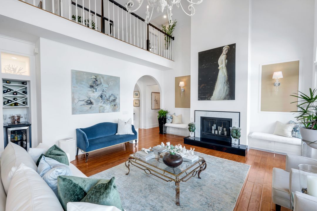 180 Edgemere Way S, Naples, FL 34105