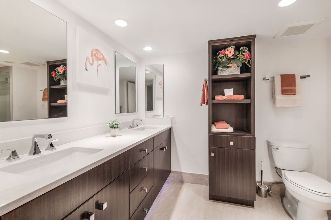 4041 Gulf Shore Blvd N #204, Naples, FL 34103