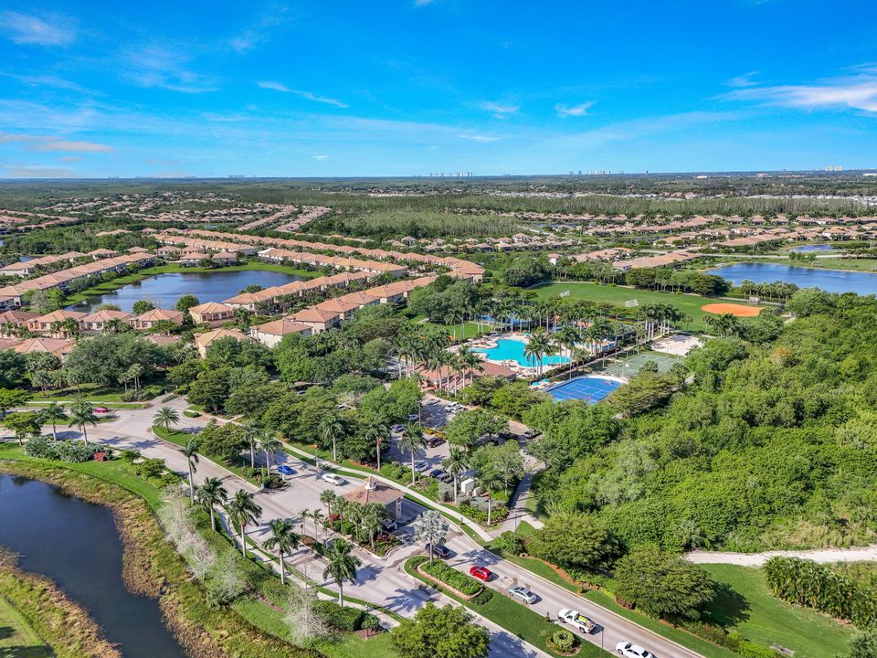 20626 Torre Del Lago St, Estero, FL 33928