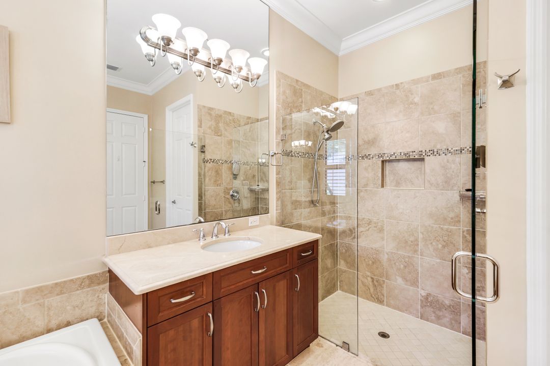 3917 Glacier Ct, Naples, FL 34119