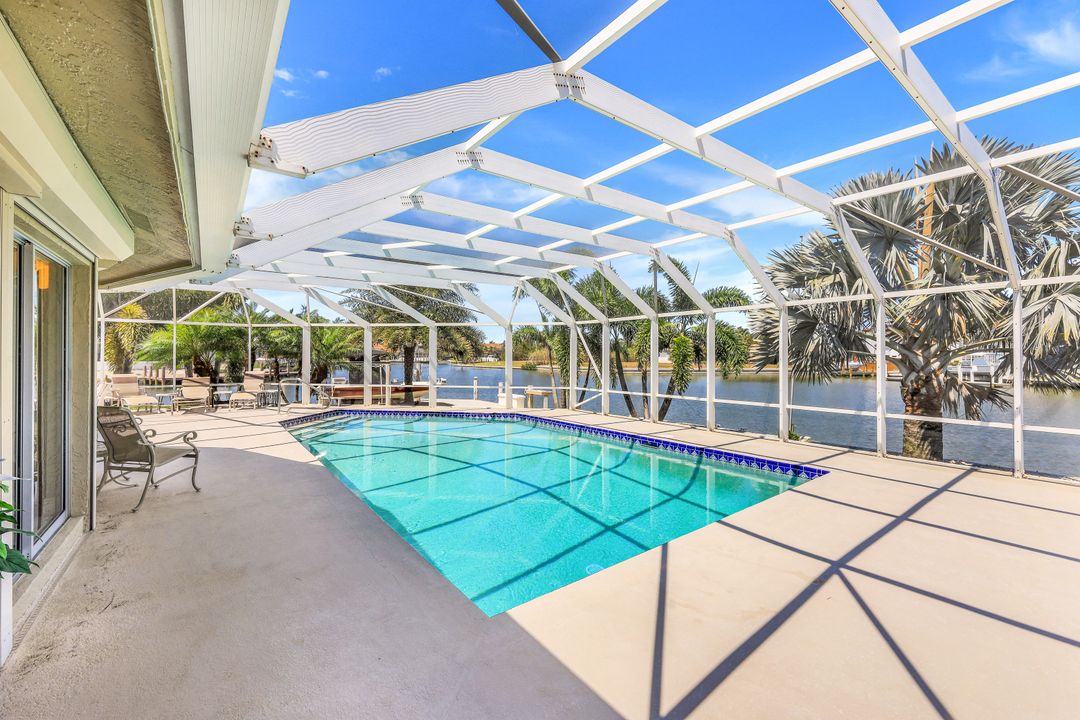 1894 Woodbine Ct, Marco Island, FL 34145