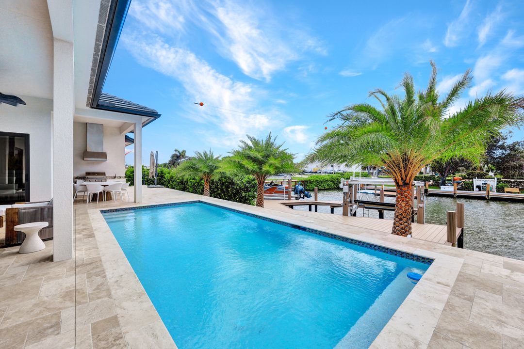 1200 Redwood Ct, Marco Island, FL 34145