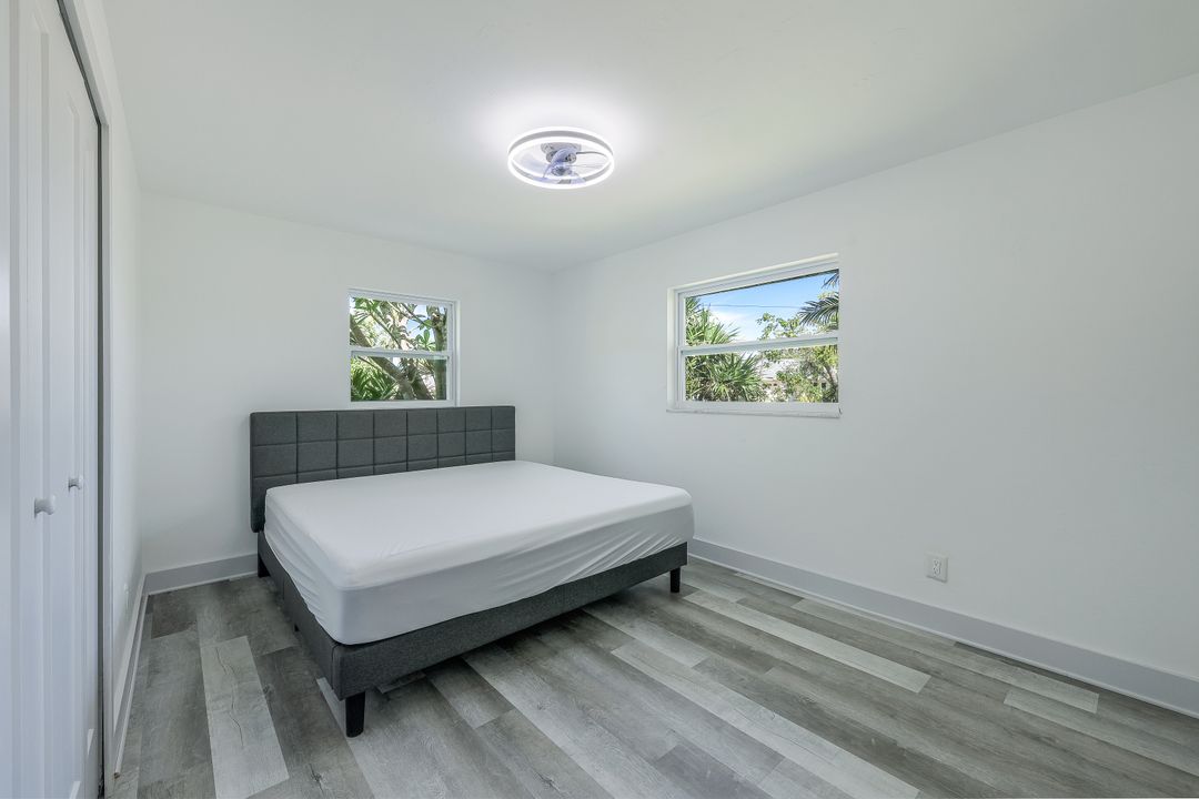 5308 Baypoint Ct, Cape Coral, FL 33904