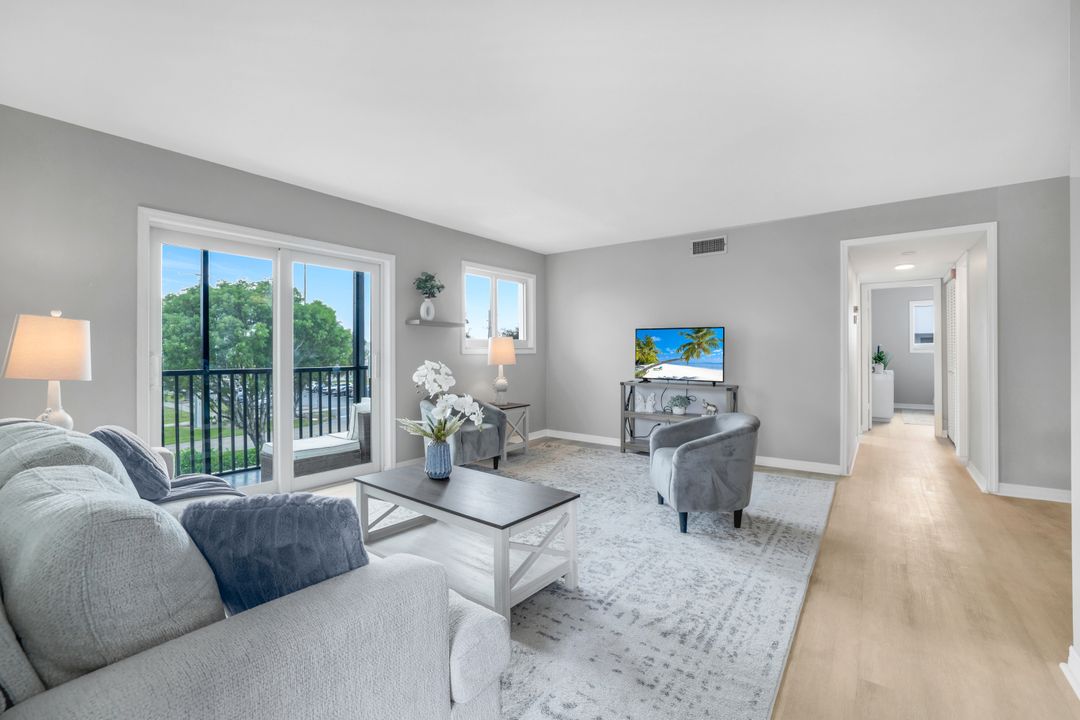 766 Central Ave #313, Naples, FL 34102