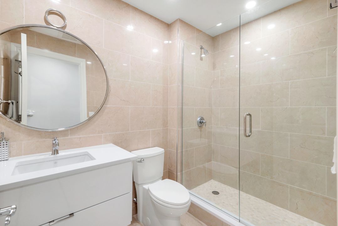 2728 Tiburon Blvd E #403, Naples, FL 34109