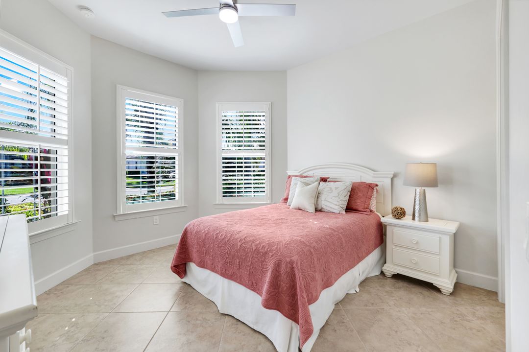 9103 Graphite Cir, Naples, FL 34120