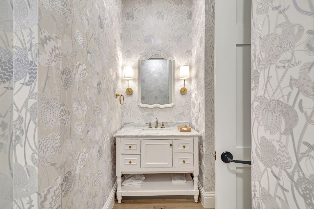 6849 Grenadier Blvd #105, Naples, FL 34108