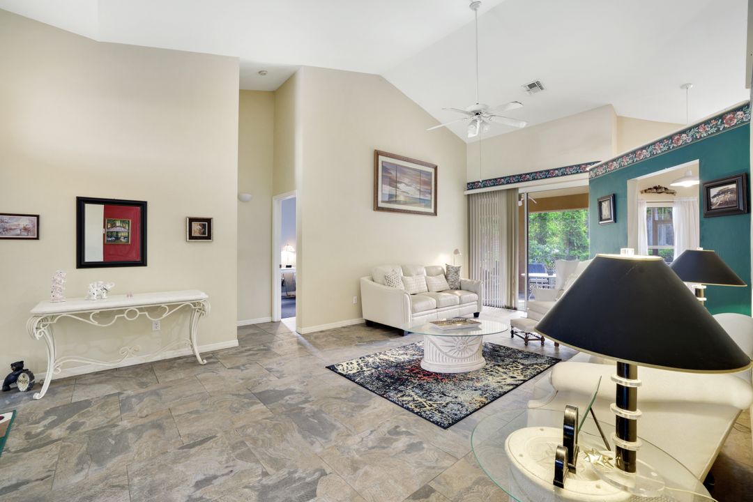 1920 Piccadilly Circus, Naples, FL 34112
