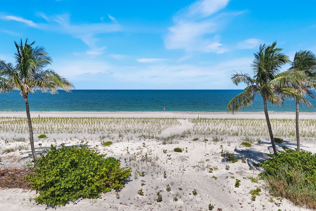 24 Beach Homes, Captiva, FL 33924