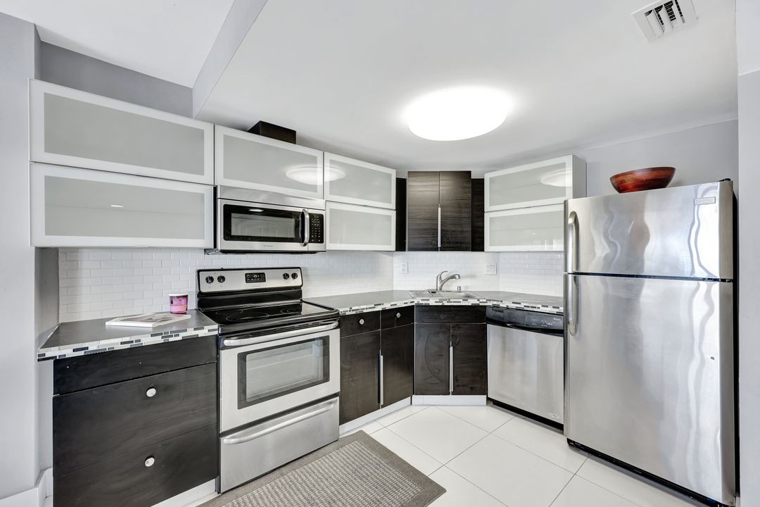 1 Bluebill Ave #503, Naples, FL 34108