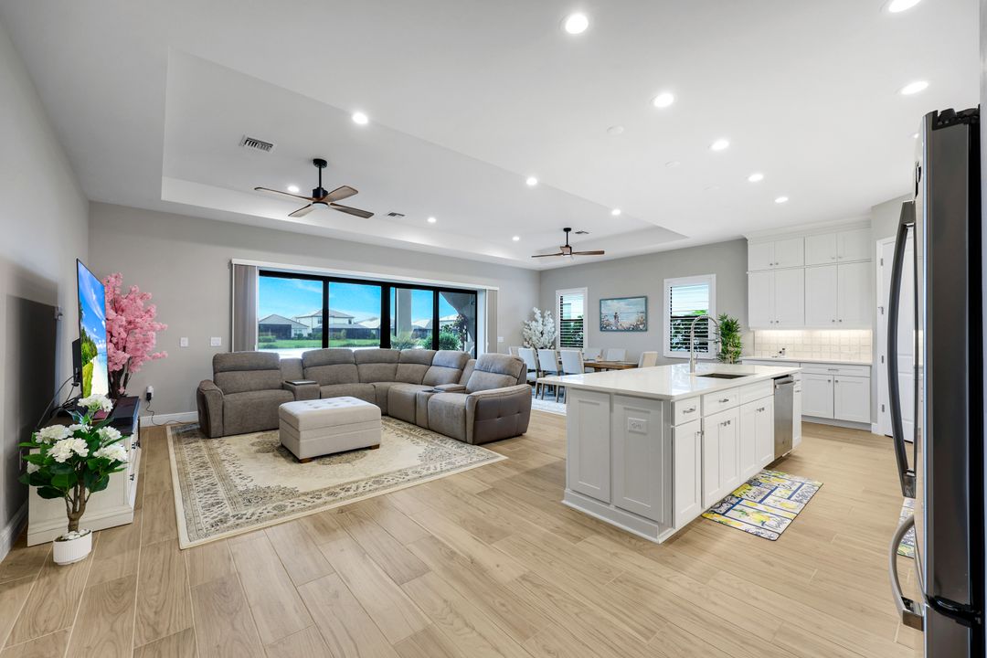 4065 Aquila Pl, Naples, FL 34120