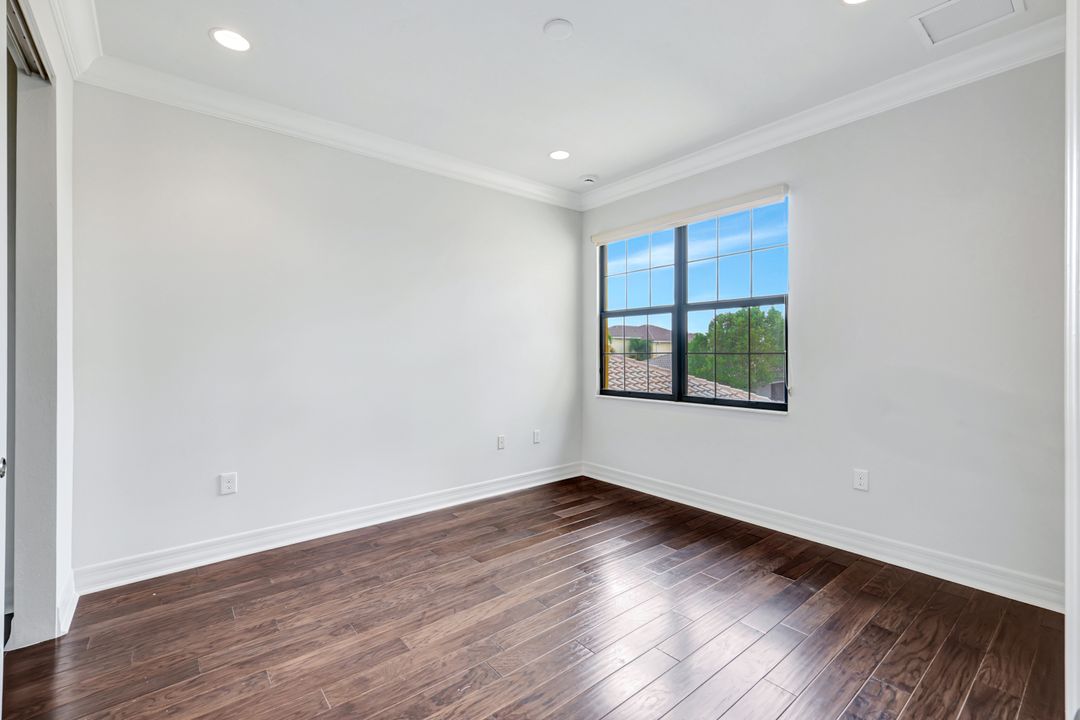 3430 Tigris Ln, Naples, FL 34119