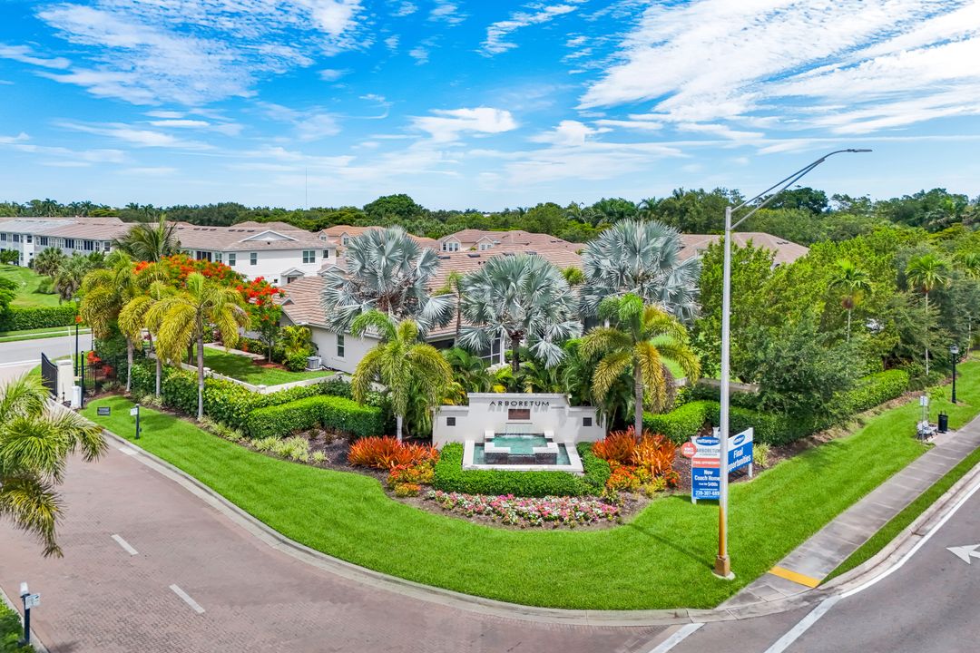 4619 Arboretum Cir #101, Naples, FL 34112