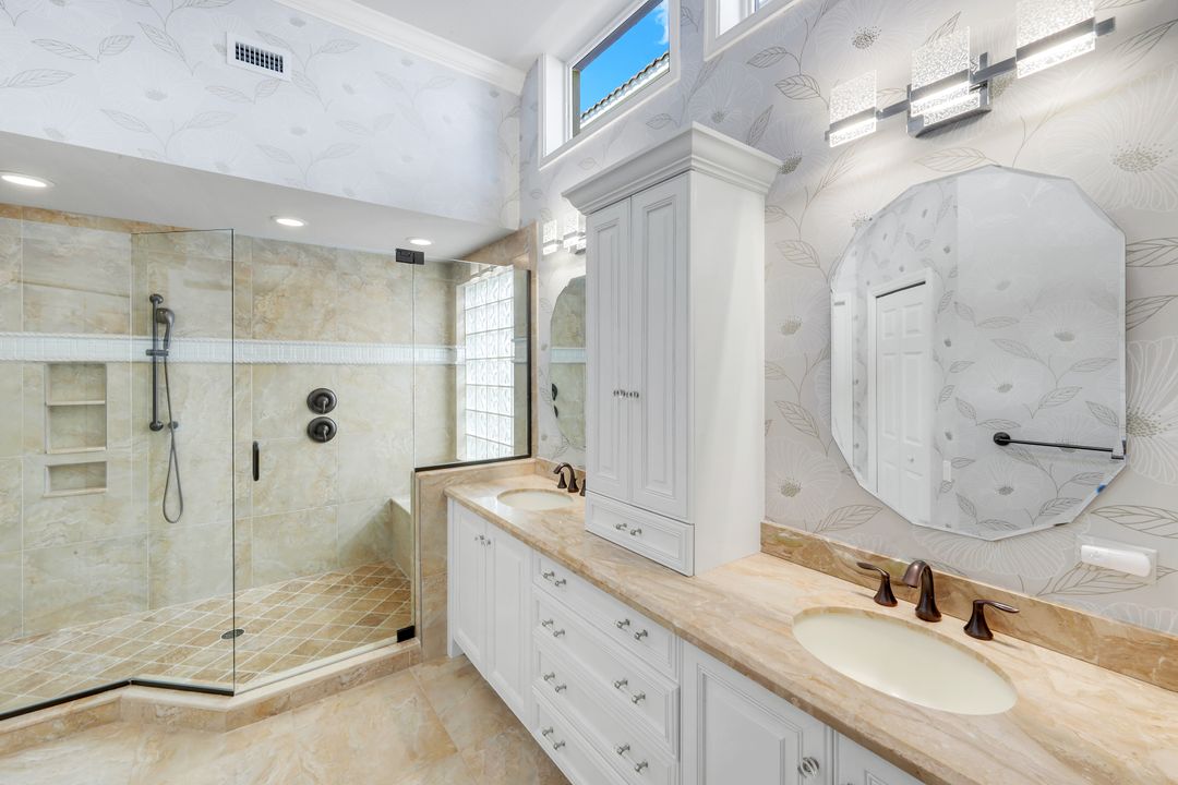 11426 Quail Village Way, Naples, FL 34119