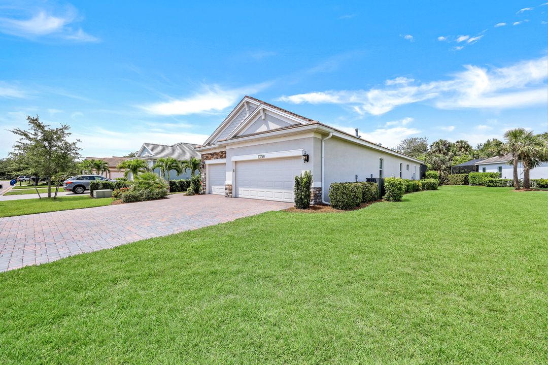 13749 Woodhaven Cir, Fort Myers, FL 33905