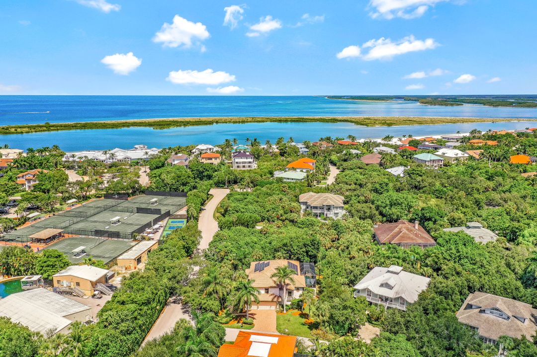 350 Gumbo Limbo Ln, Marco Island, FL 34145