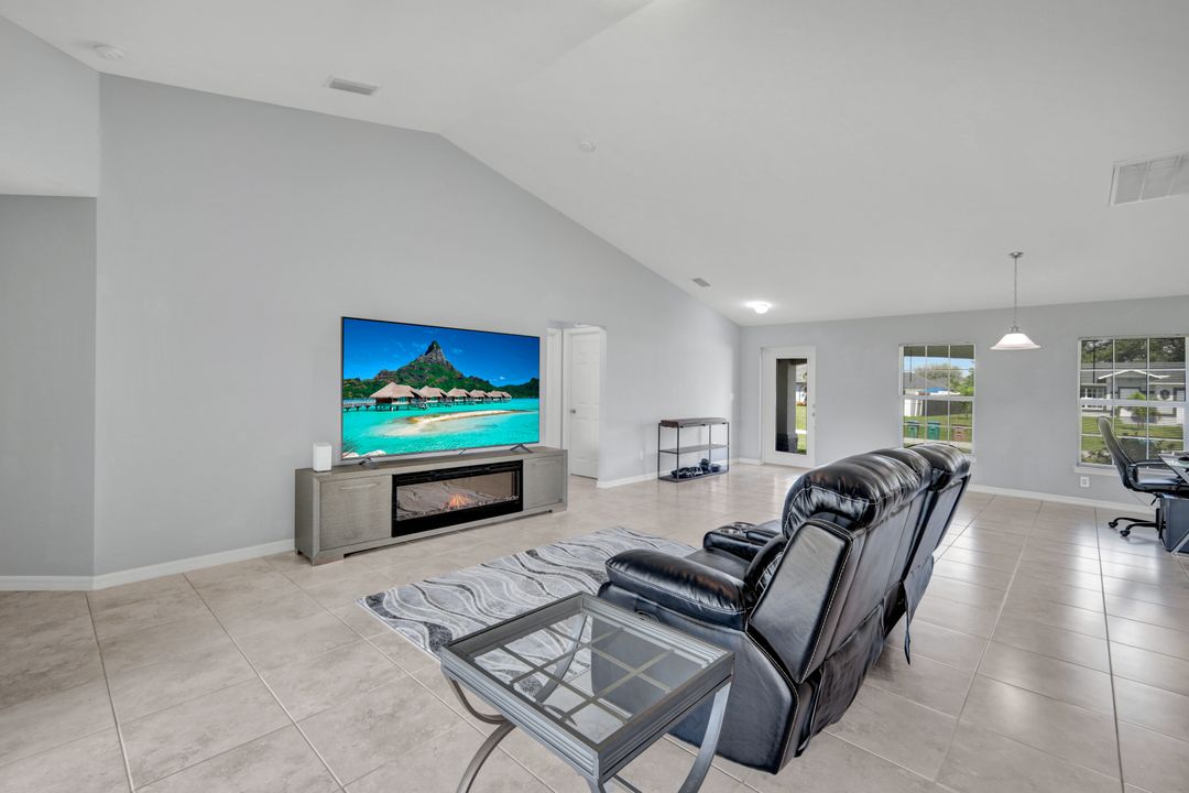 216 NW 9th Terrace, Cape Coral, FL 33993
