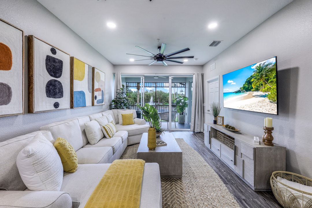 7950 Mahogany Run Ln #422, Naples, FL 34113