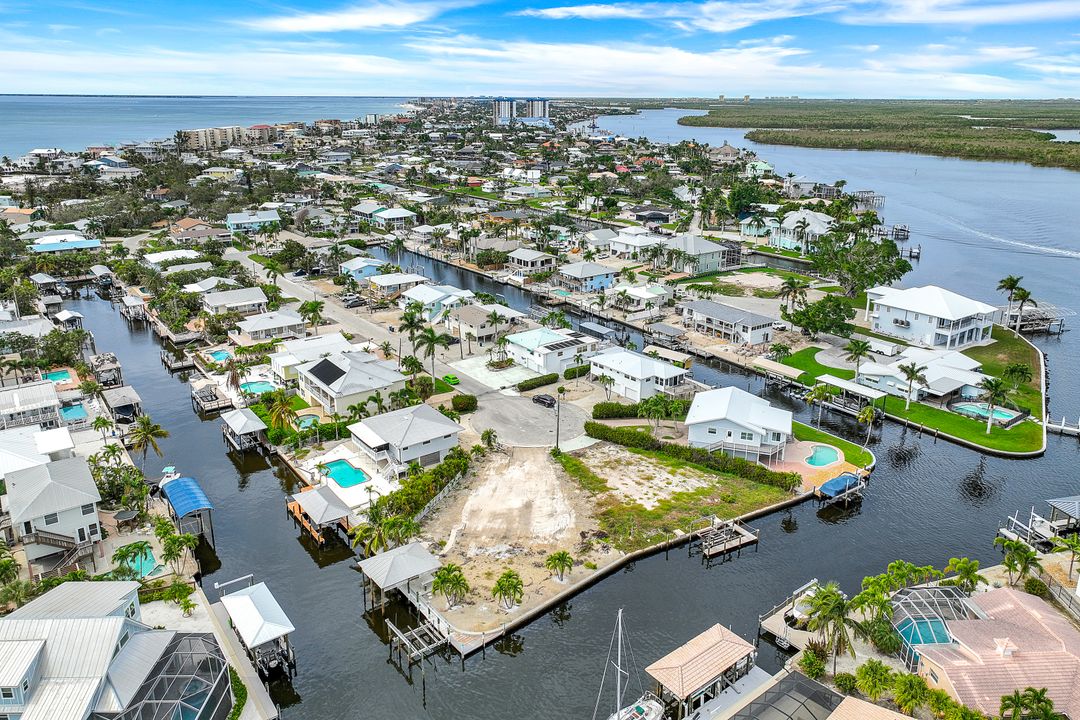 20 Avenida Carita, Fort Myers Beach, FL 33931