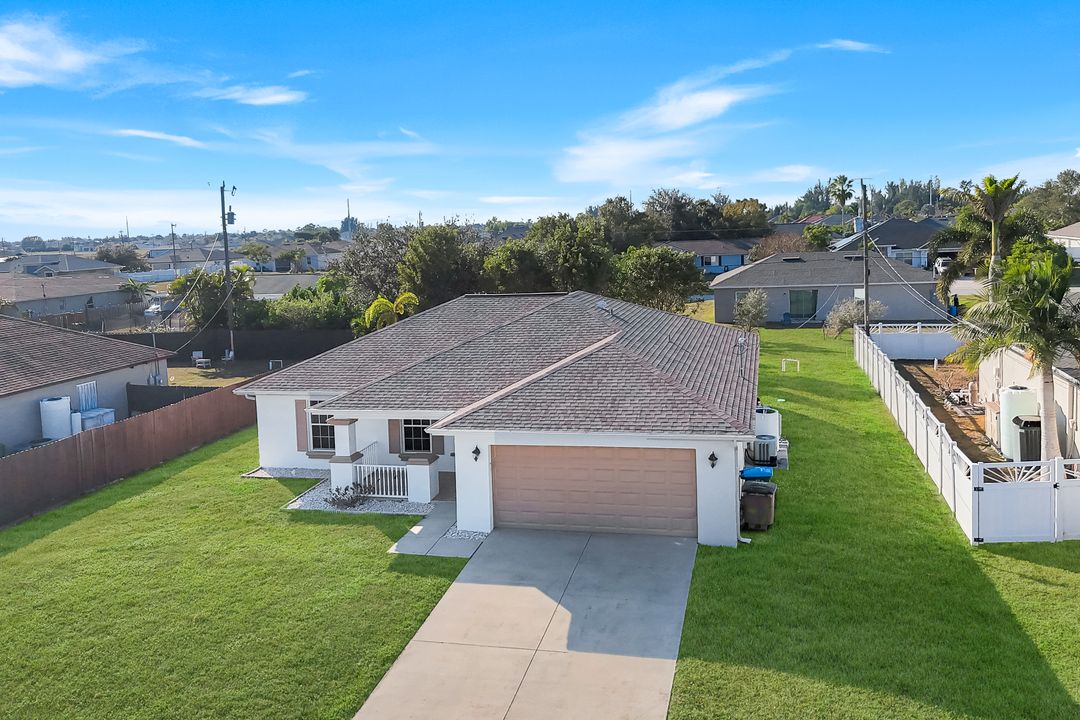 1706 NE 2nd Pl, Cape Coral, FL 33909