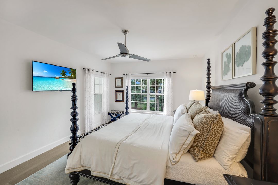 15303 Devon Green Ln, Naples, FL 34110