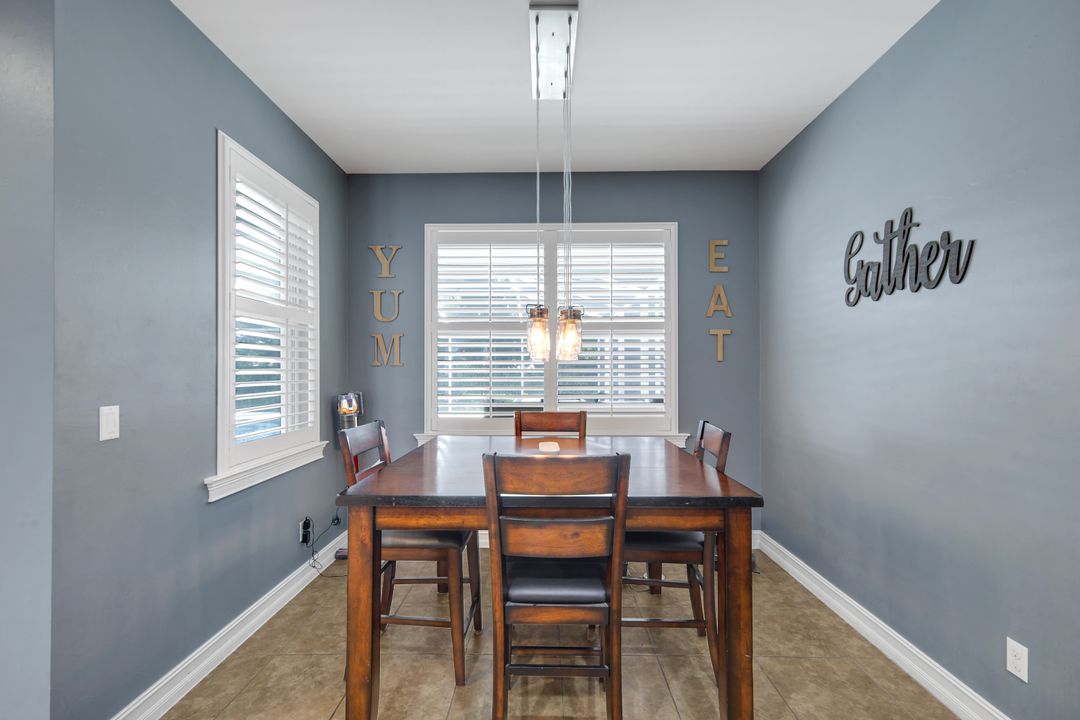 2545 Ashbury Cir, Cape Coral, FL 33991