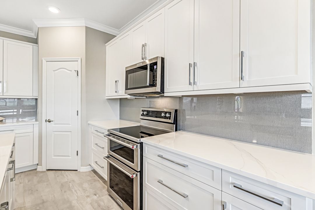 1603 Santiago Cir, Naples, FL 34113