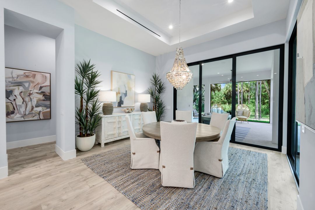 933 11th St SW, Naples, FL 34117