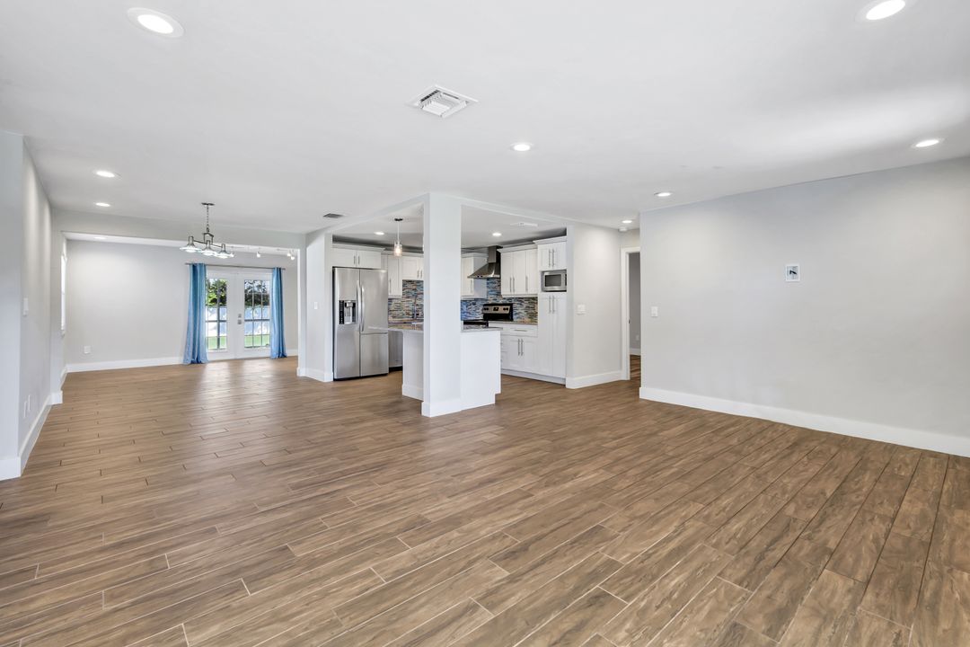 793 Sunset Vista Dr, Fort Myers, FL 33919