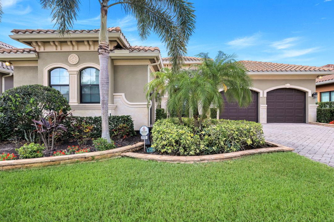 2915 Cinnamon Bay Cir, Naples, FL 34119