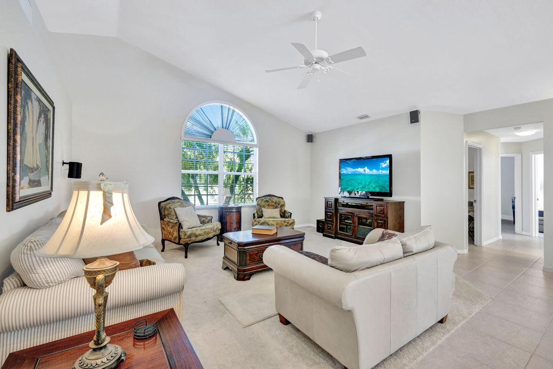 610 Archer Pkwy W, Cape Coral, FL 33904