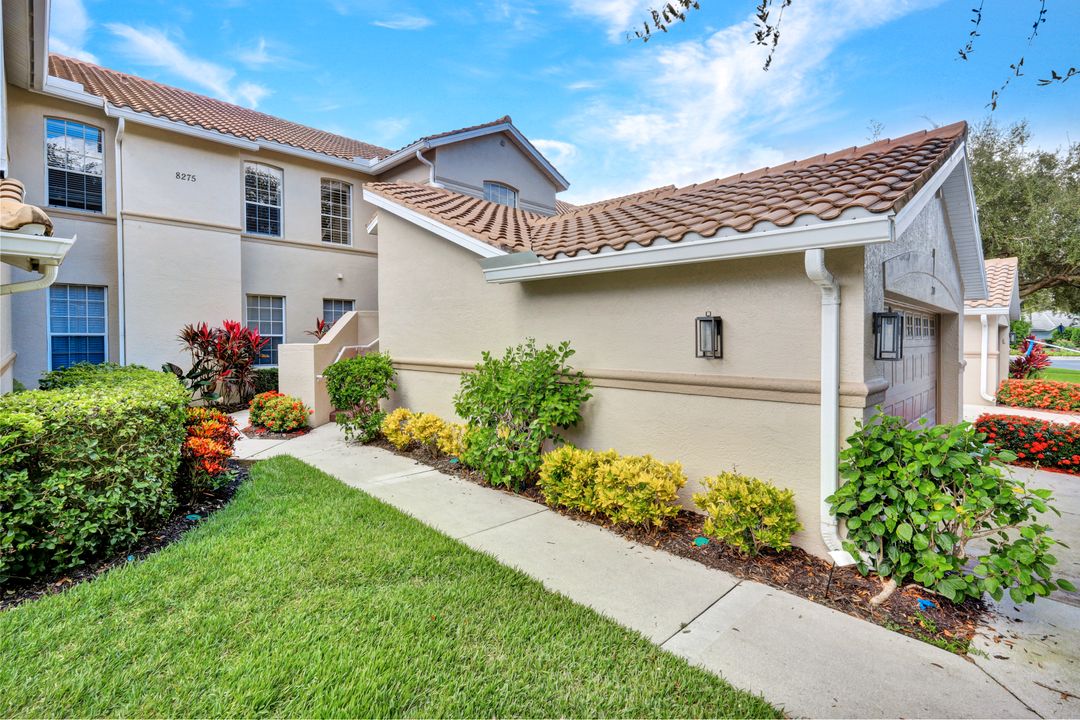 8275 Danbury Blvd #203, Naples, FL 34120