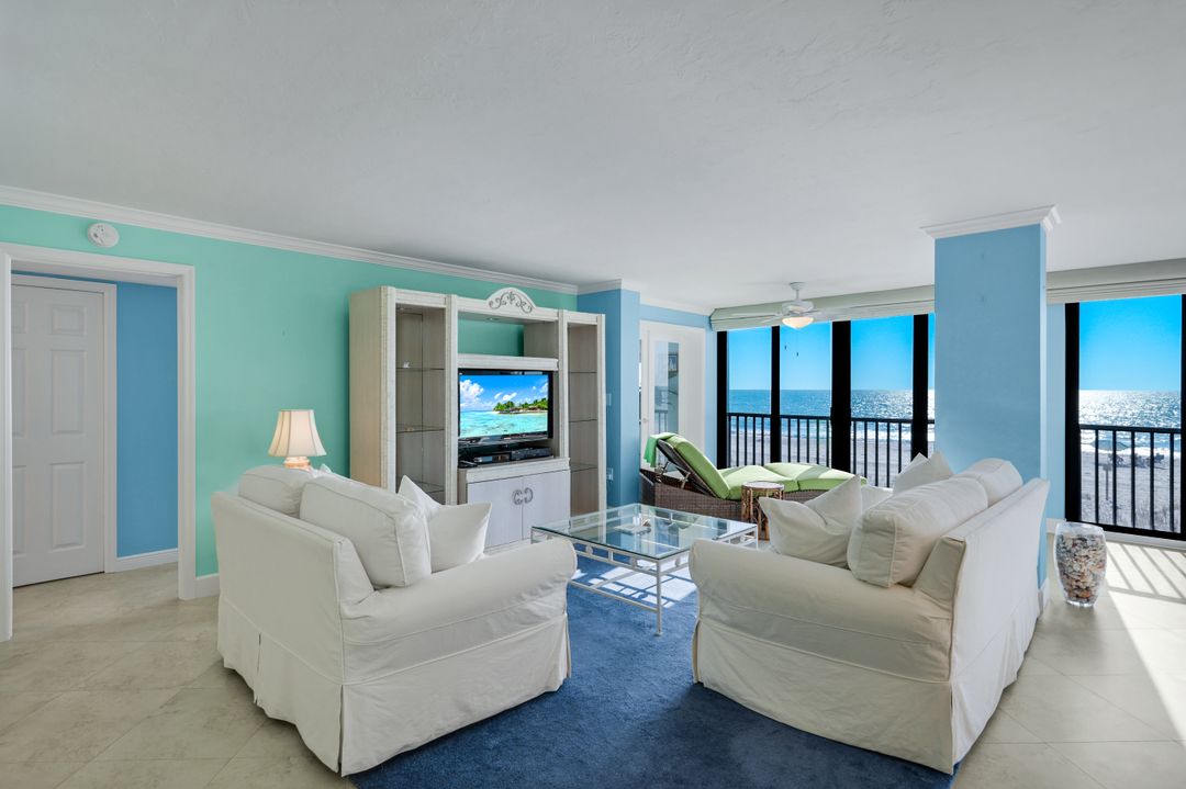 9715 Gulf Shore Dr #104, Naples, FL 34108