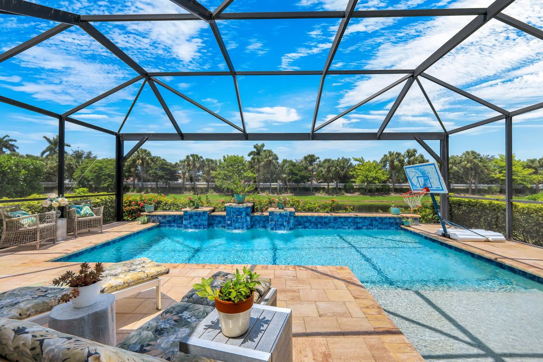 7209 Wilton Dr N, Naples, FL 34109