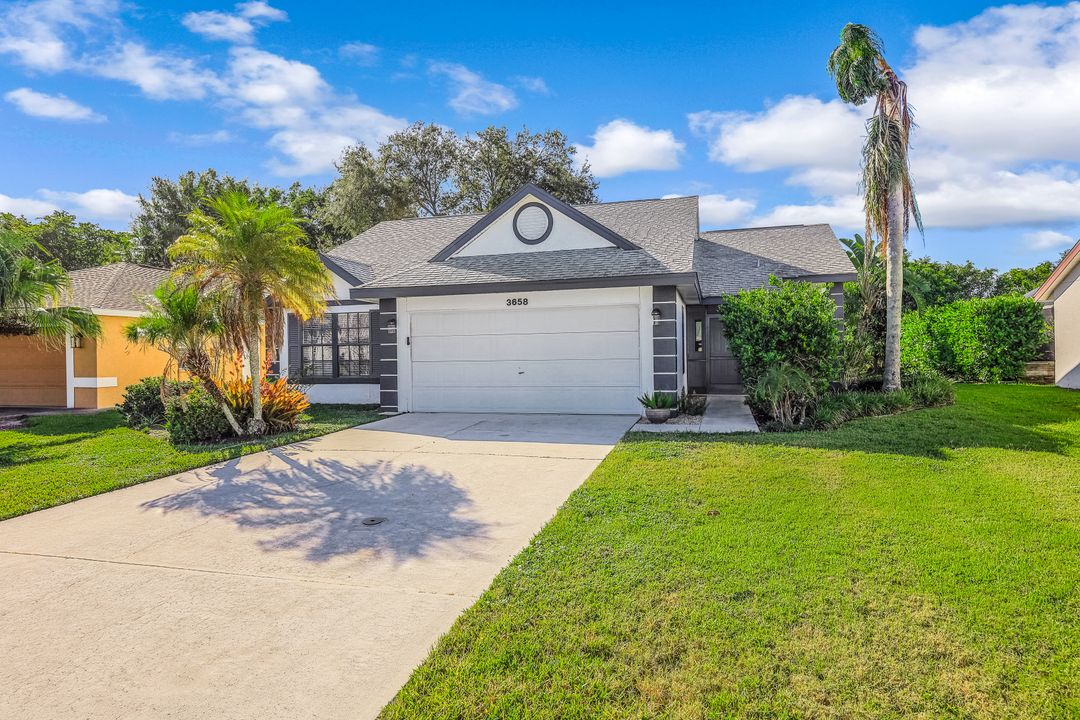 3658 Kent Dr, Naples, FL 34112