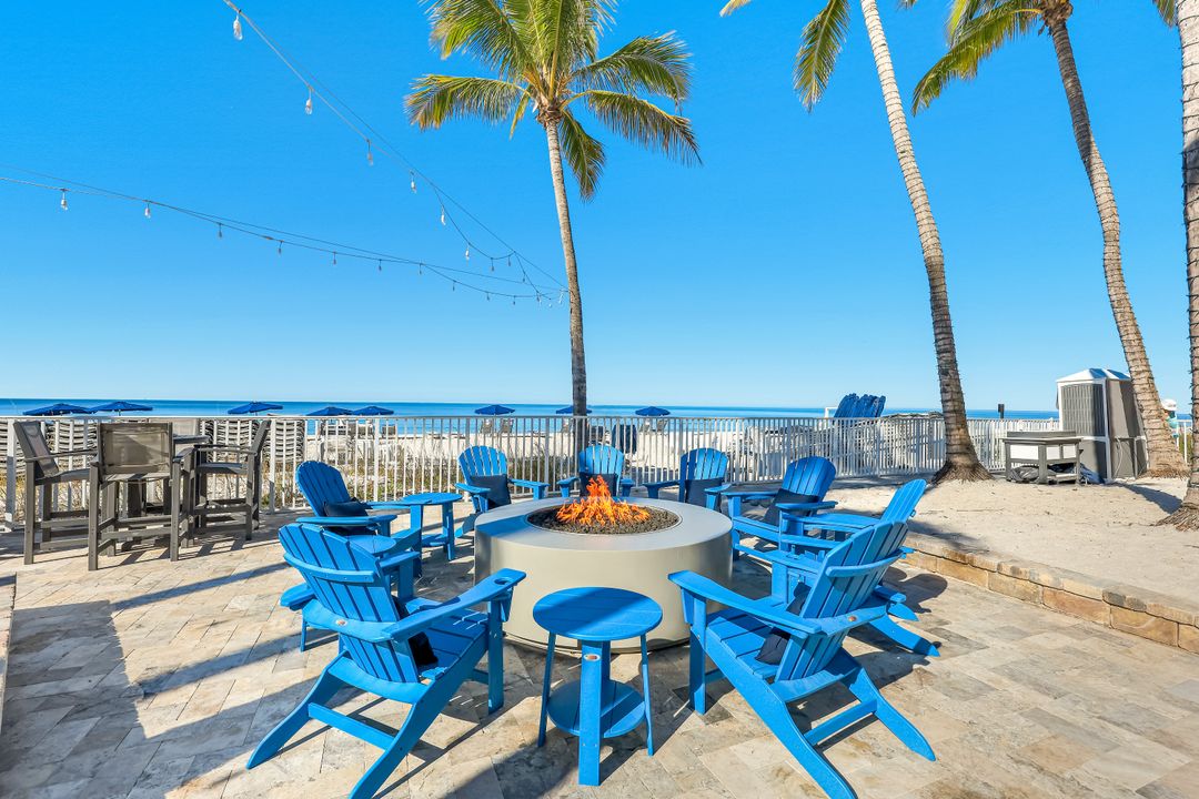 9467 Gulf Shore Dr, Naples, FL 34108