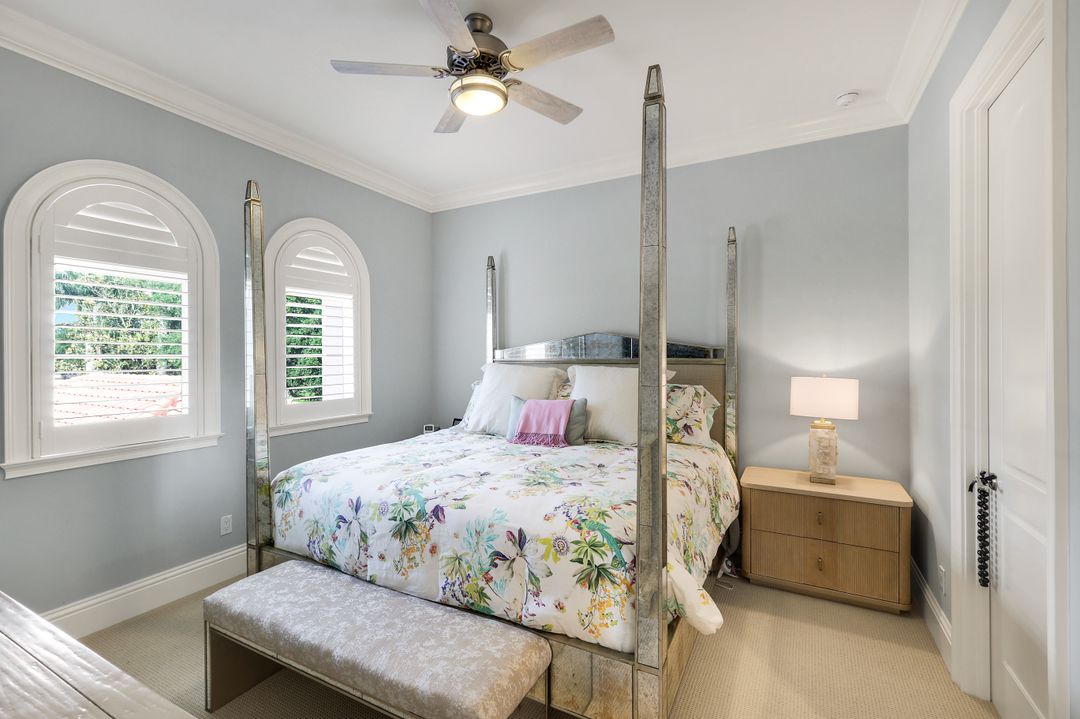 2885 Escada Ct, Naples, FL 34109