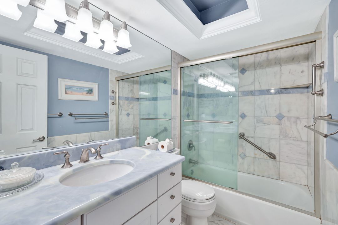 320 Seaview Ct #305, Marco Island, FL 34145