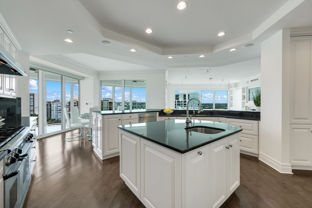 4101 Gulf Shore Blvd N #17N, Naples, FL 34103
