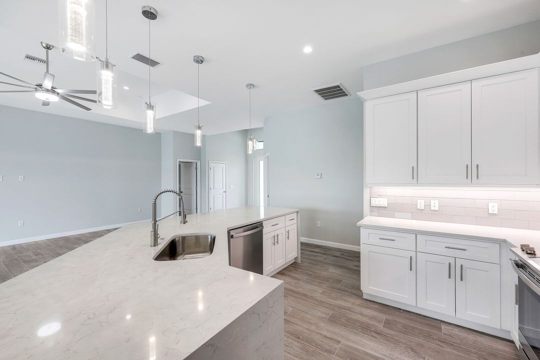 230 NE 18th St, Cape Coral, FL 33909