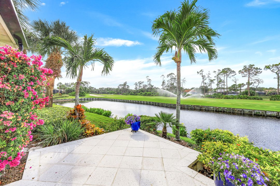 3671 Olde Cottage Ln, Bonita Springs, FL 34134