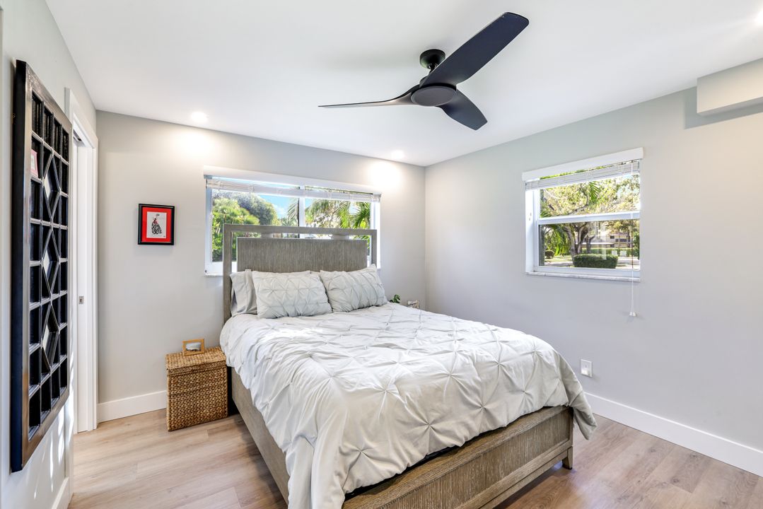 780 10th Ave S #5, Naples, FL 34102