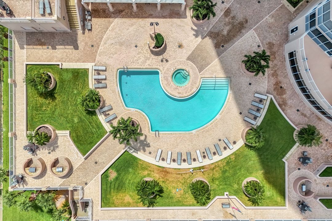 2090 W First St #2105, Fort Myers, FL 33901